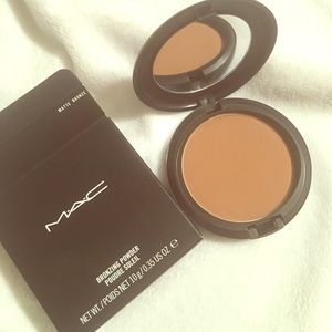 MAC Bronzing Powder in Matte Bronze